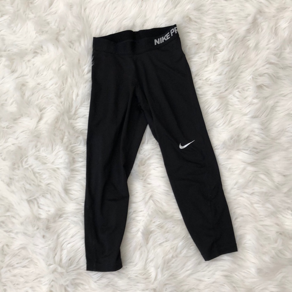 Nike pro compression capris